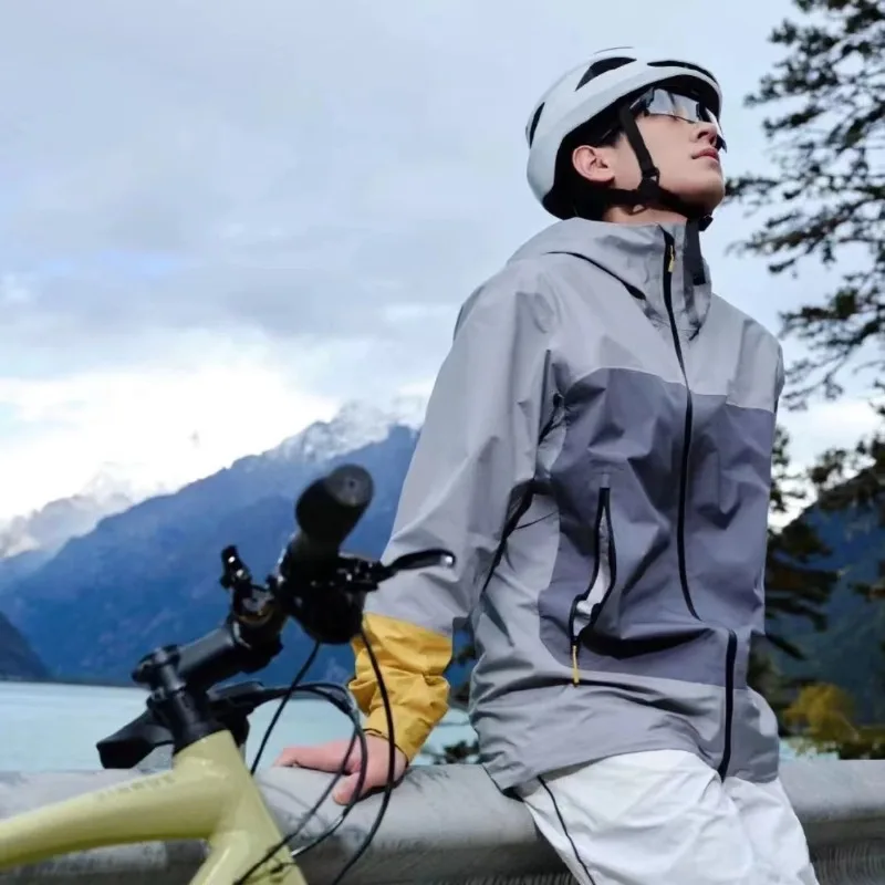 Outdoor Adventure Windbreaker - Jaket Hardshell Berkerudung untuk Pria dan